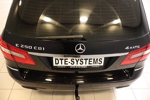 Mercedes-Benz E250 13 of 30