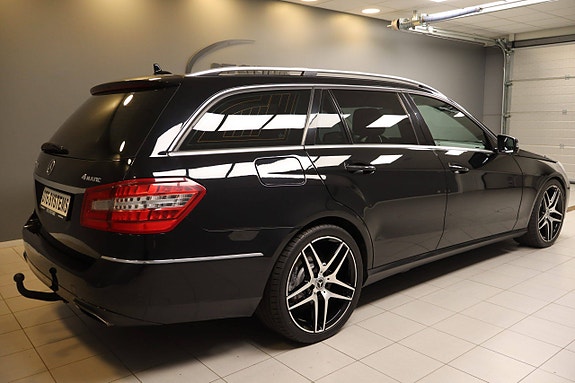 Mercedes-Benz E250 2 of 30