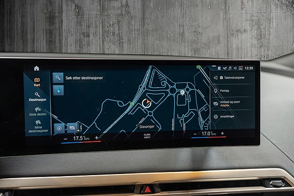 BMW iX 27 of 30