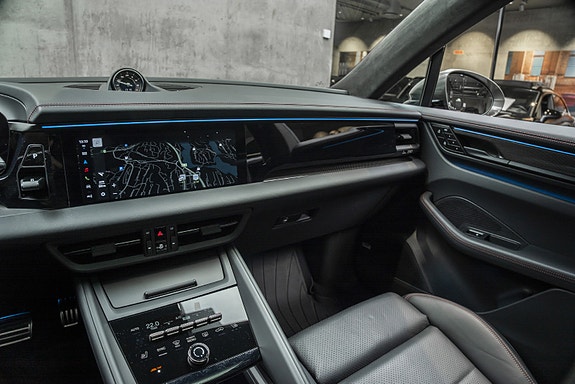 Porsche Macan 20 of 30