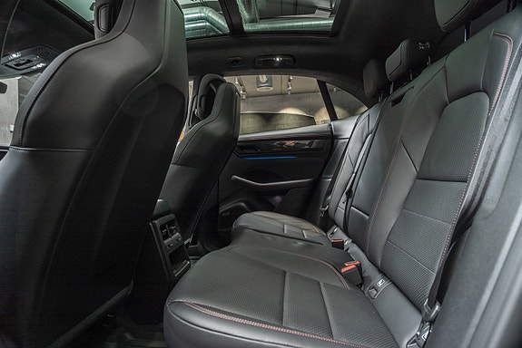 Porsche Macan 22 of 30