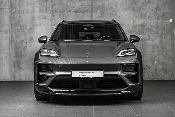 Porsche Macan 6 of 30