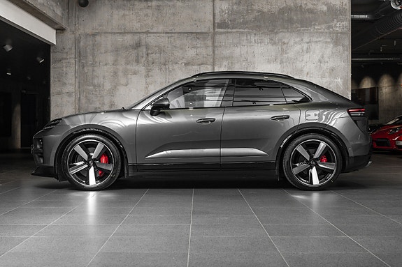 Porsche Macan 2 of 30