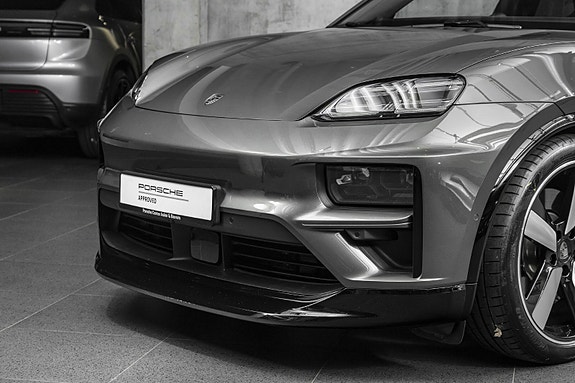 Porsche Macan 4 of 30