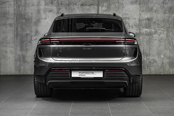 Porsche Macan 7 of 30