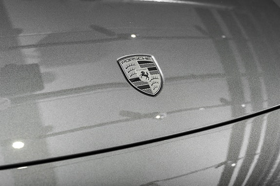 Porsche Macan 12 of 30