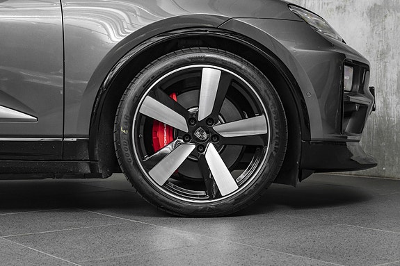Porsche Macan 14 of 30