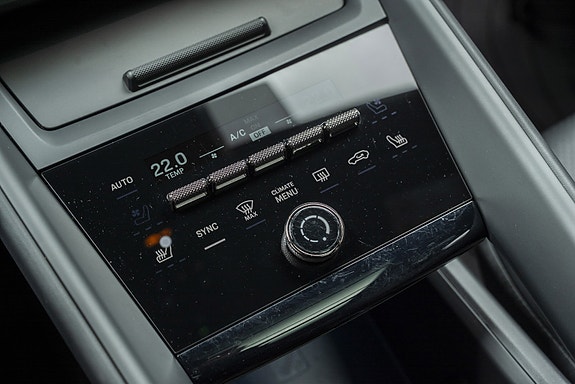 Porsche Macan 21 of 30