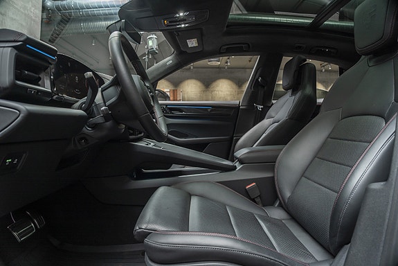 Porsche Macan 17 of 30