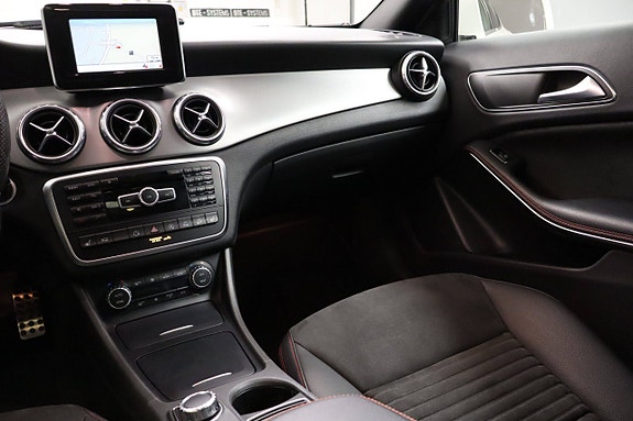 Mercedes-Benz GLA200 d 15 of 30