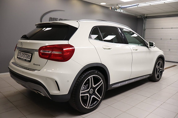Mercedes-Benz GLA200 d 2 of 30