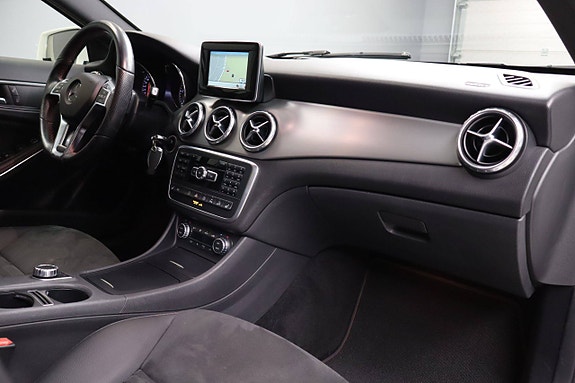 Mercedes-Benz GLA200 d 27 of 30