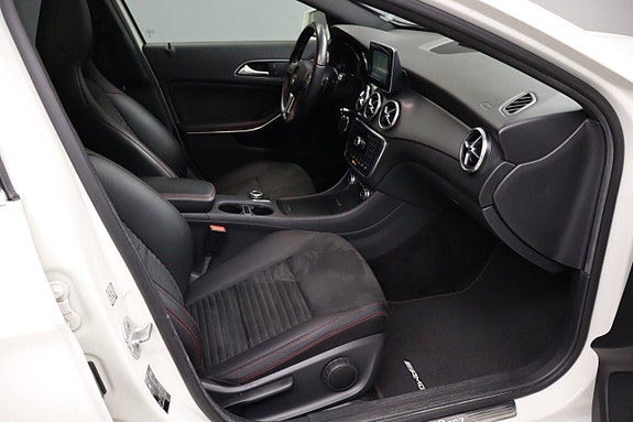 Mercedes-Benz GLA200 d 26 of 30