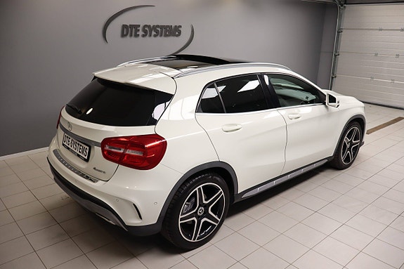 Mercedes-Benz GLA200 d 14 of 30