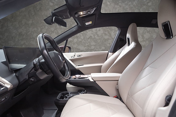 BMW iX 26 of 30