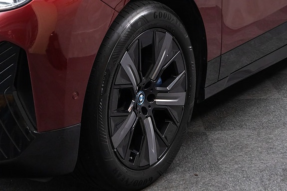 BMW iX 5 of 30