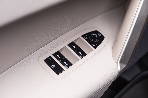BMW iX 25 of 30