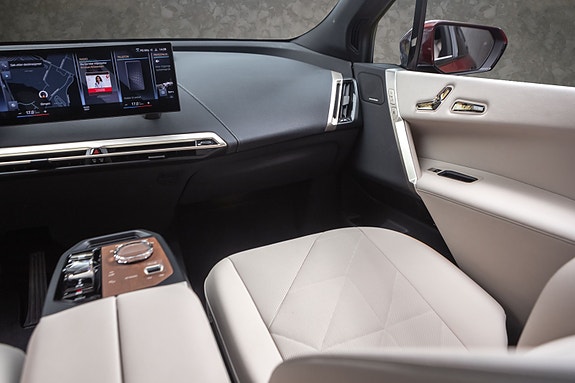 BMW iX 30 of 30