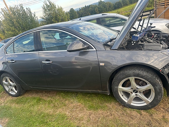 Opel Insignia 2 of 5