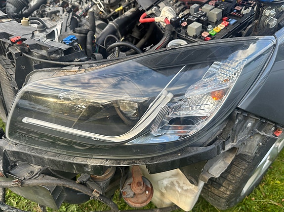 Opel Insignia 3 of 5