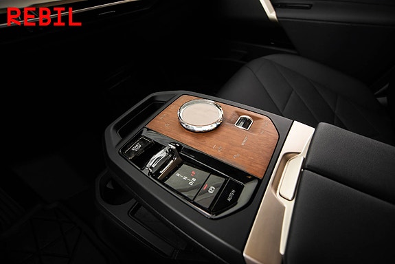 BMW iX 19 of 26