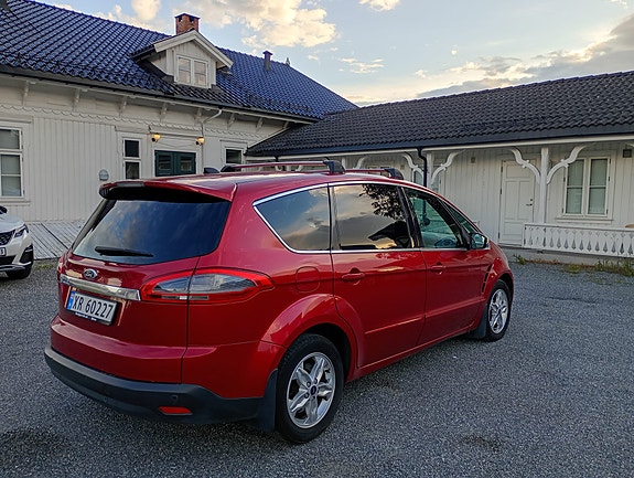 Ford S-MAX 2 of 30