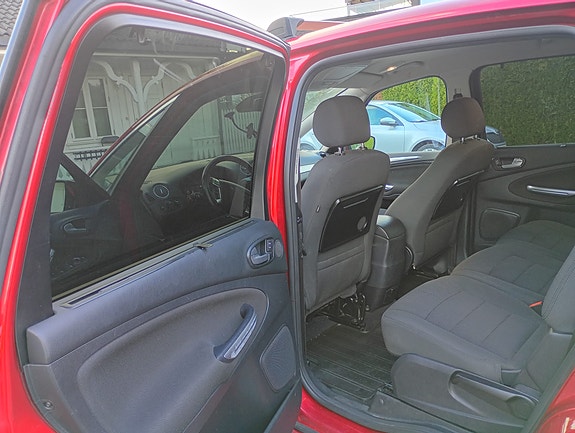 Ford S-MAX 7 of 30