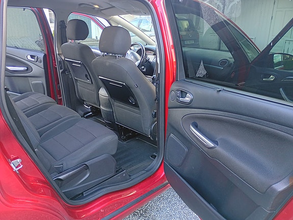 Ford S-MAX 10 of 30