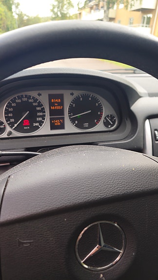 Mercedes-Benz B180 4 of 12