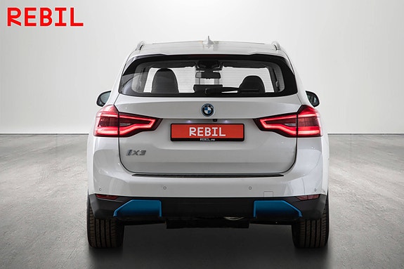 BMW iX3 6 of 29