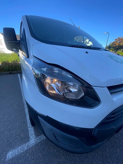 Ford Transit Custom 2 of 9