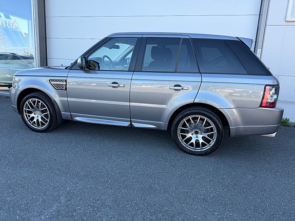 Land Rover Range Rover Sport 9 of 30