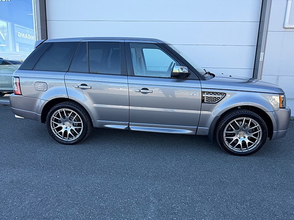 Land Rover Range Rover Sport 17 of 30