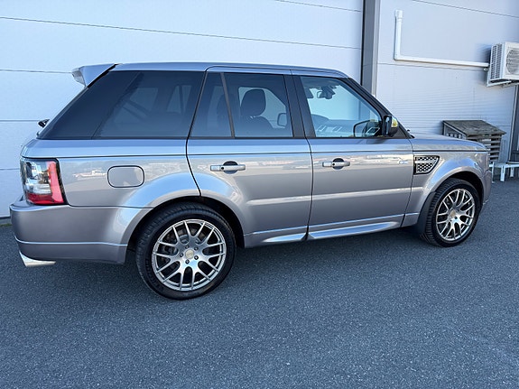 Land Rover Range Rover Sport 18 of 30