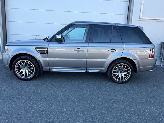 Land Rover Range Rover Sport 8 of 30