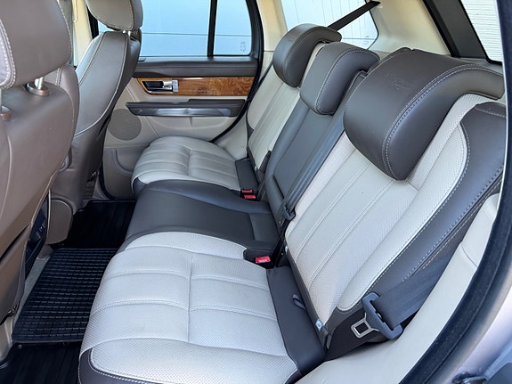Land Rover Range Rover Sport 27 of 30
