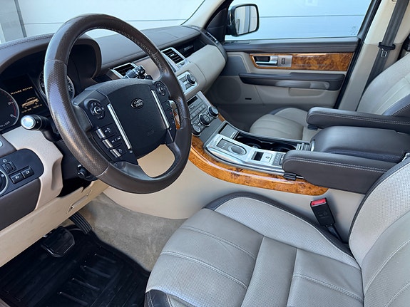 Land Rover Range Rover Sport 22 of 30