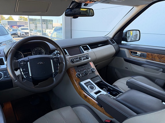 Land Rover Range Rover Sport 28 of 30