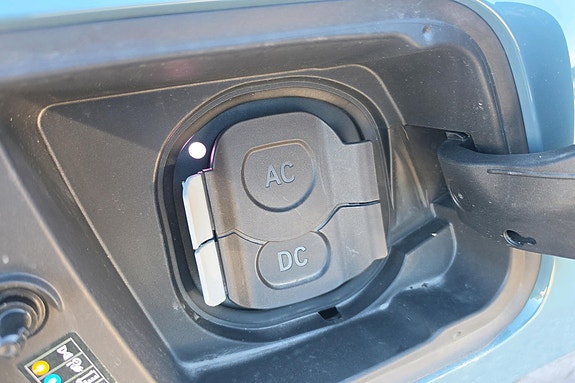 BMW iX2 9 of 30