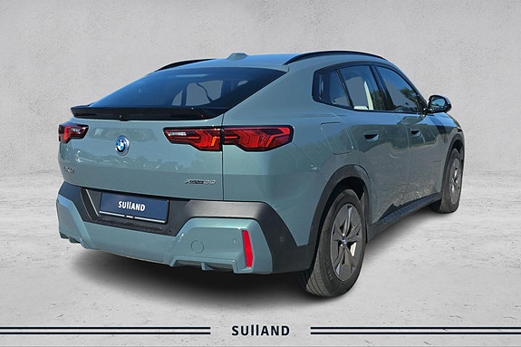 BMW iX2 5 of 30