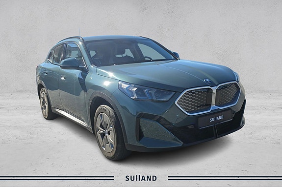 BMW iX2 7 of 30
