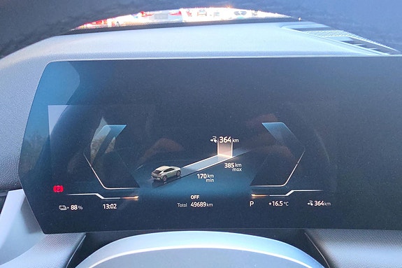 BMW iX2 14 of 30
