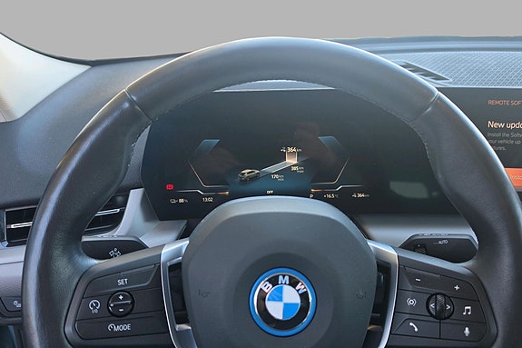 BMW iX2 13 of 30