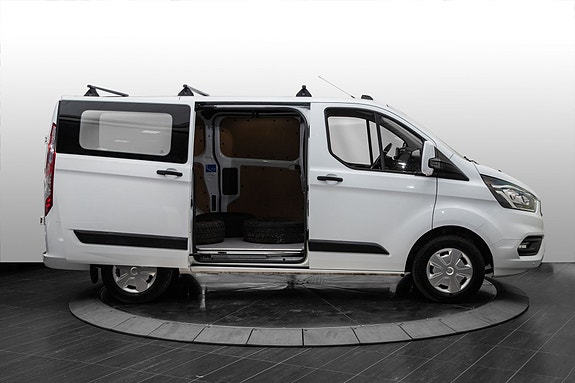 Ford Transit Custom 13 of 23