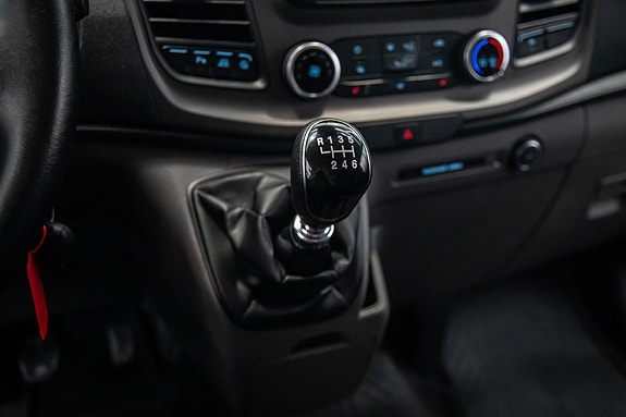 Ford Transit Custom 17 of 23