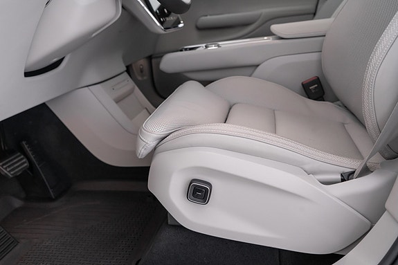 Volvo EX90 21 of 30