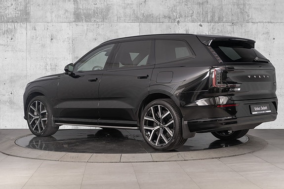 Volvo EX90 10 of 30