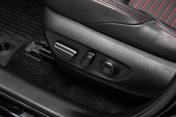 Toyota RAV4 Plug-in Hybrid 9 of 26