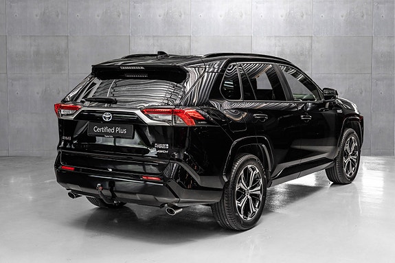 Toyota RAV4 Plug-in Hybrid 4 of 26