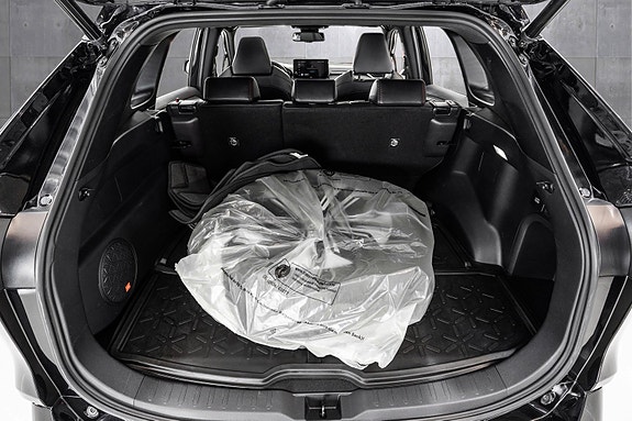 Toyota RAV4 Plug-in Hybrid 13 of 26